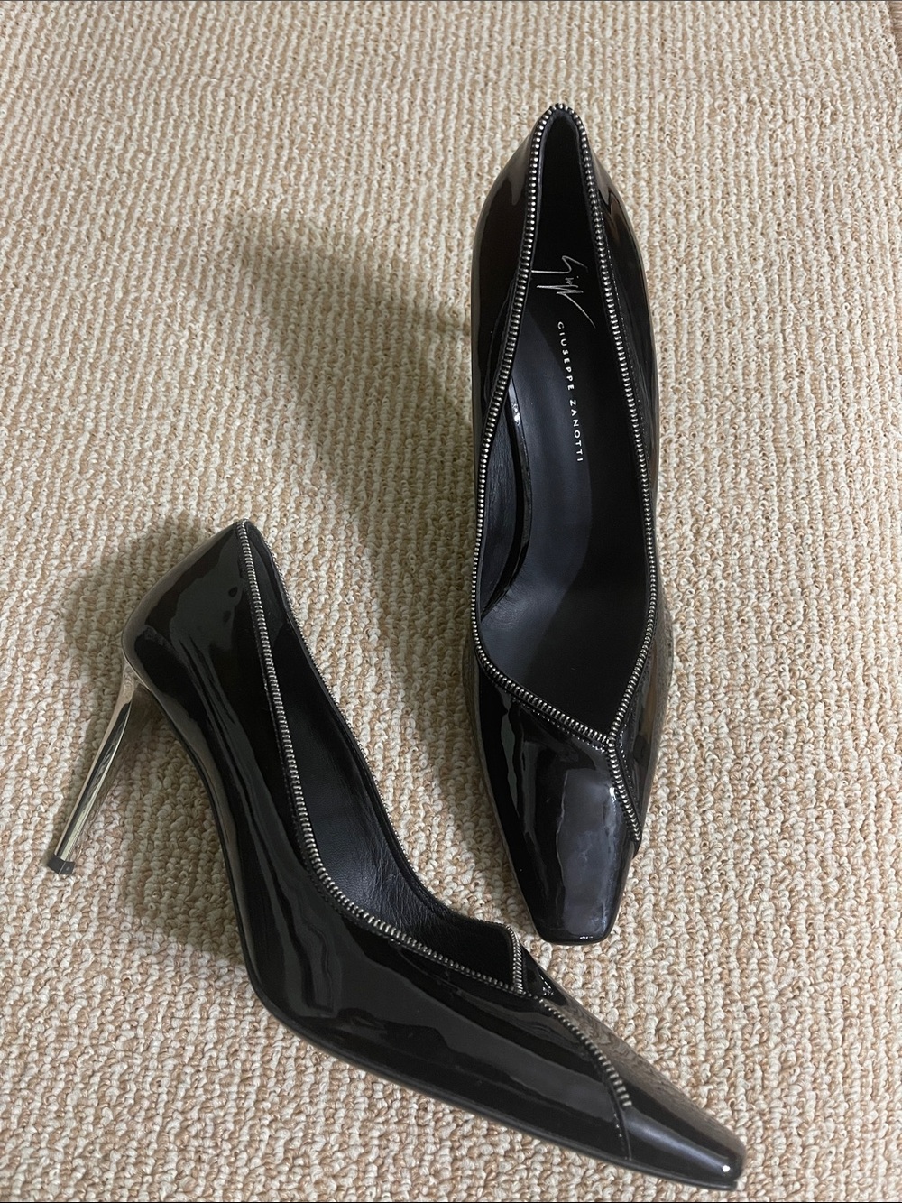Giuseppe Zanotti Black Patent Pointed-Toe Pumps with Silver Stiletto Heel
